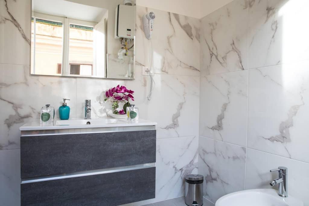 Pink Intimate Jacuzzi Suite Trastevere - Top Collection โรม ภายนอก รูปภาพ