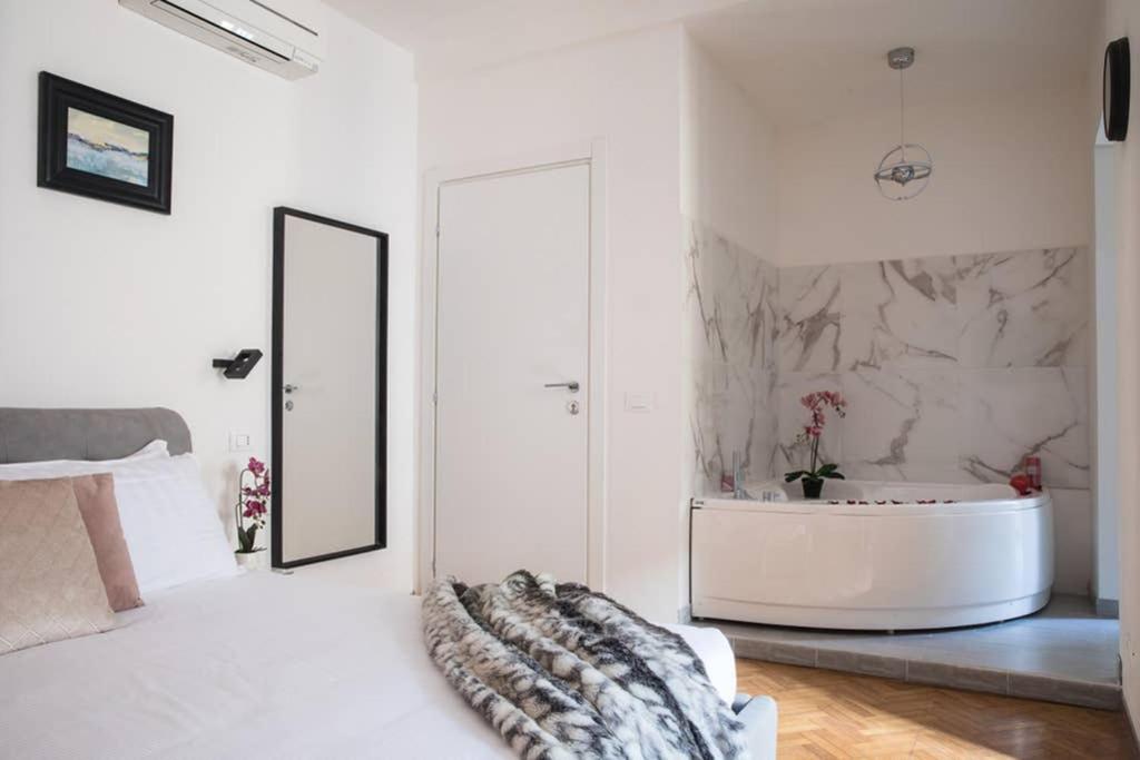 Pink Intimate Jacuzzi Suite Trastevere - Top Collection โรม ภายนอก รูปภาพ